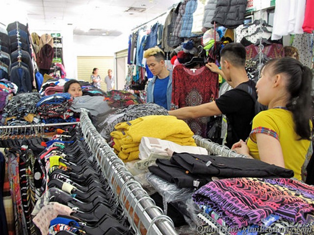 người nước ngoài tại Việt Nam mua quần áo ở đâu
